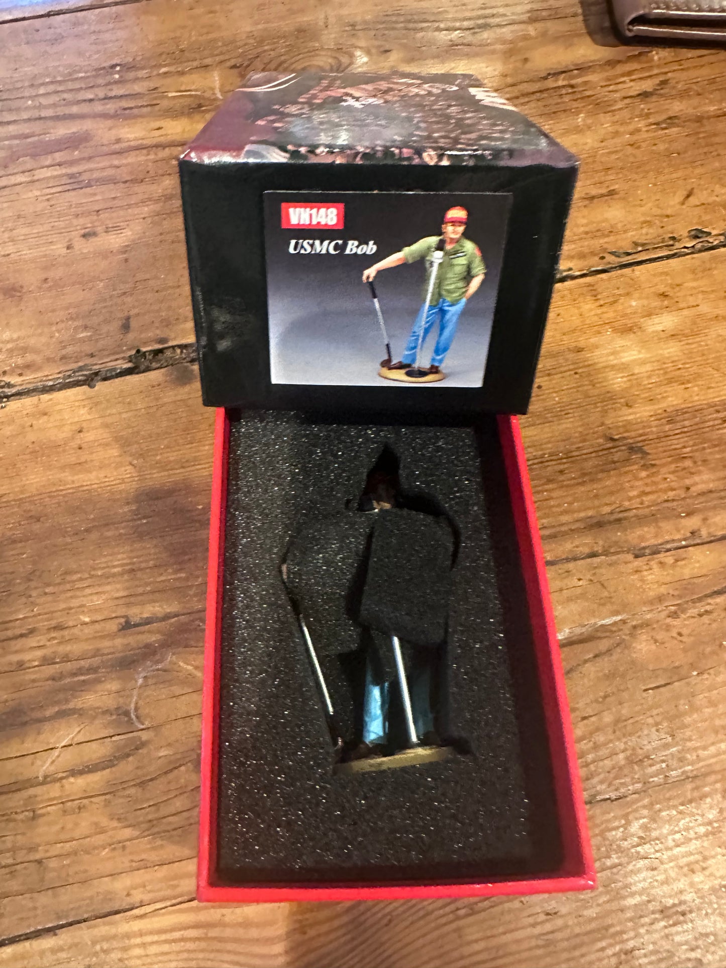 USMC Bob presented in a classic red collectors box.
