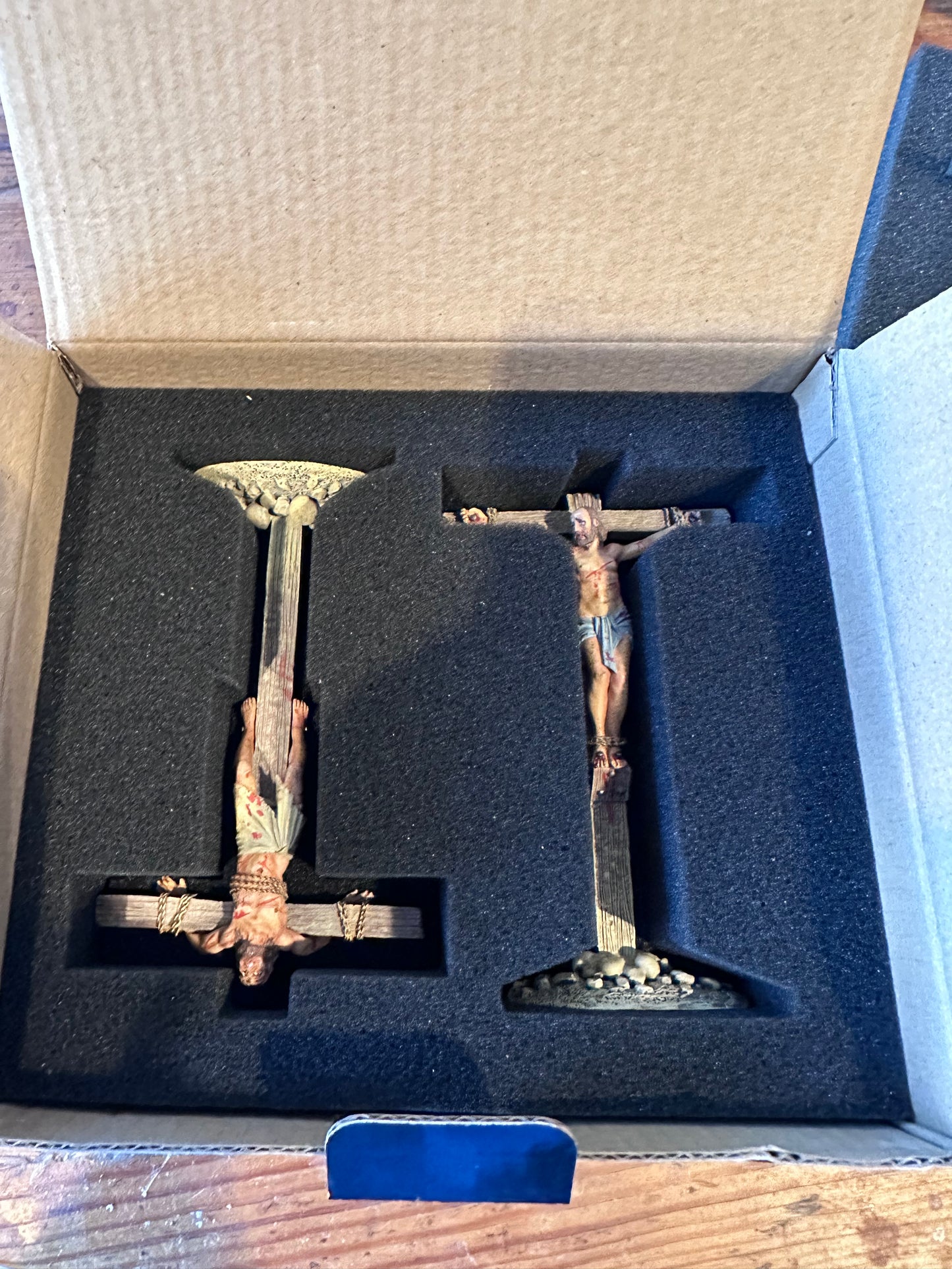 Packaging for The Crucified Thieves biblical figurines.