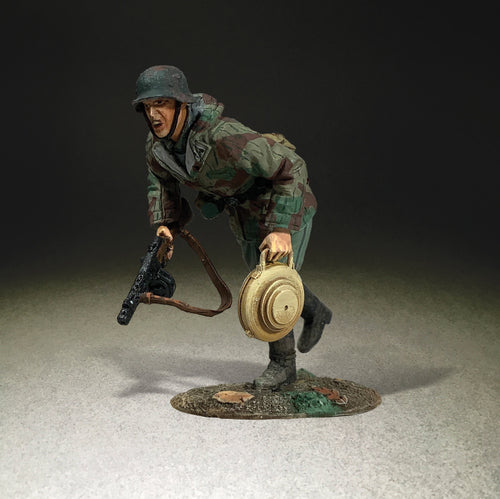 Toy soldier German Panzerknacker Running with Teller Mine 43.