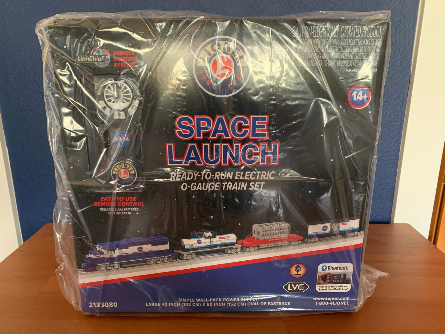 Model train set O Gauge Lionel Space Launch LionChief Freight. The Box.
