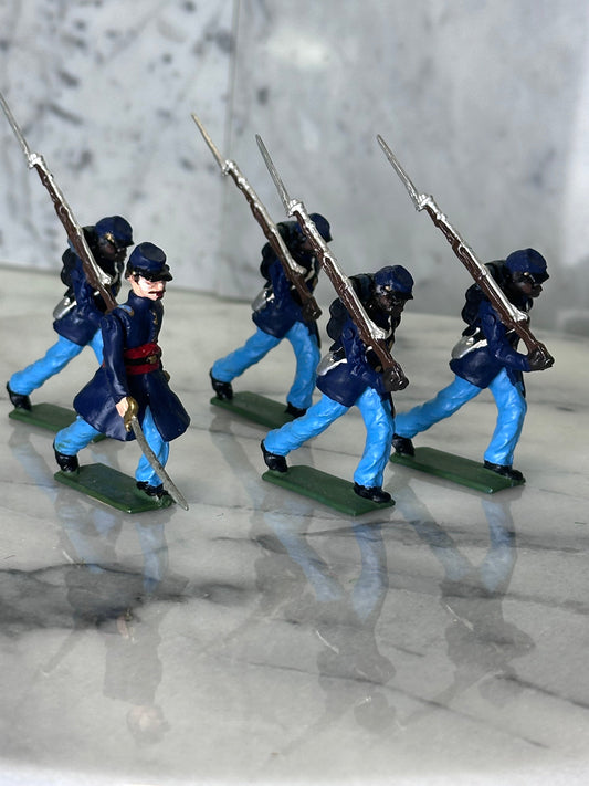 Hand-painted Thomas Loback 54th Massachusetts toy soldiers in 54mm, four Black infantrymen and a white officer