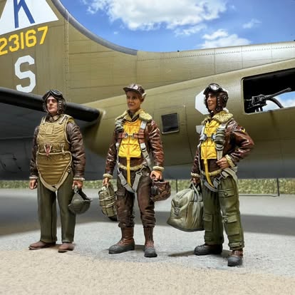 W. Britain The Aviators