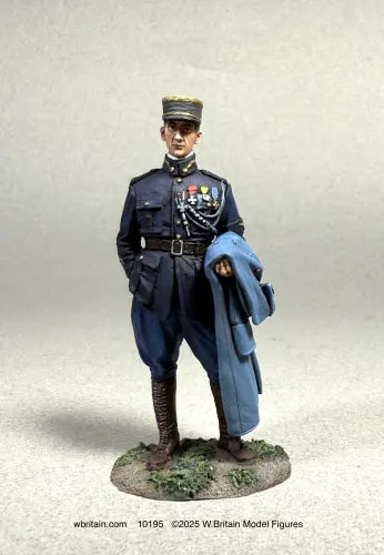 W Britain 10195 Georges Guynemer WWI French Ace 1917 1/30 scale matte figure in French uniform