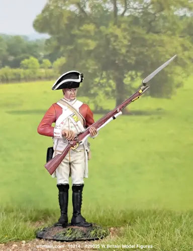 W Britain British 43rd Regiment of Foot 16214 American Revolution toy soldier priming musket 1/30 scale figure