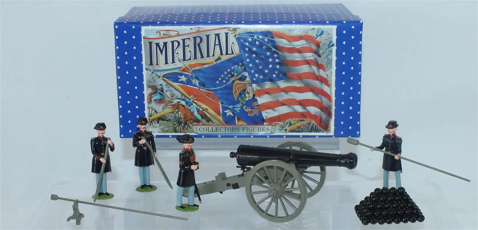 Collectible toy soldier miniature army men figurines Union Heavy Artillery. Seen with packaging.