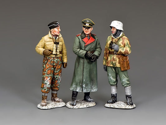 BBG120 Three military figurines in different uniforms on a gray background