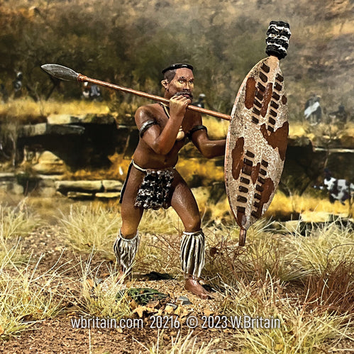 Toy soldier Zulu Warrior Counting Rifles No.2. He is on the battlefield.