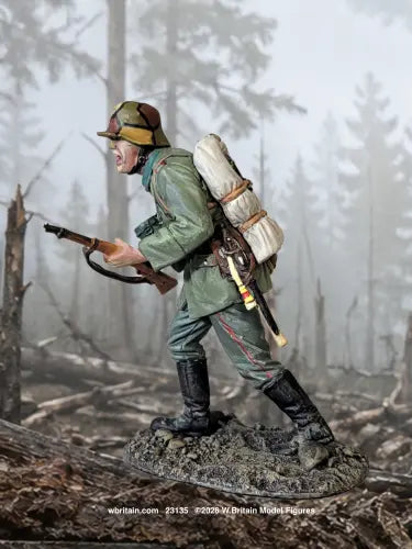 German Sturmtruppen Advancing, No.1, 1916-18