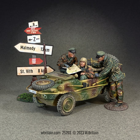 Toy soldier miniature army men Kaisetbaracke Crossroads.