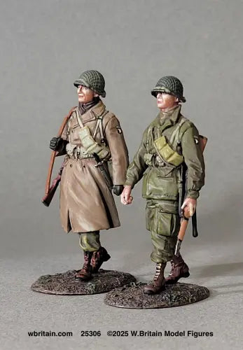 W Britain 25306 101st Airborne Marching 1944 1/30 scale matte WWII paratrooper set