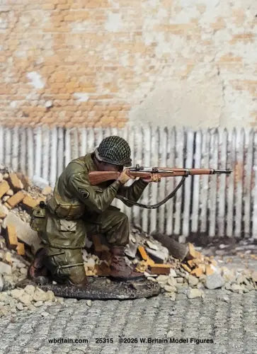 W. Britain Shifty Powers, Easy Company 101st Airborne — kneeling firing M1 Garand. 1/30 scale matte-painted Band of Brothers figure, 1944-45. Catalog 25315.
