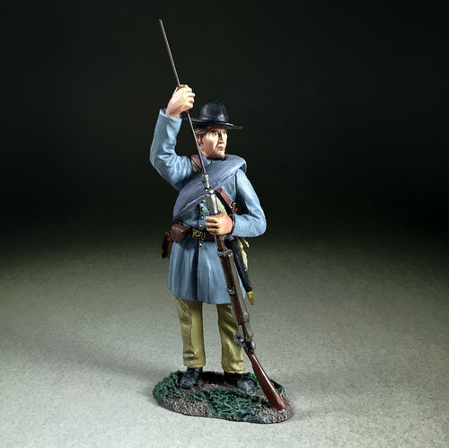 Toy soldier Confederate Standing Ramming in Frock Coat No.1.