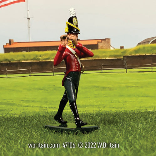 Collectible toy soldier miniature army men U.S. War of 1812 Artillery Fifer. On the band grounds.