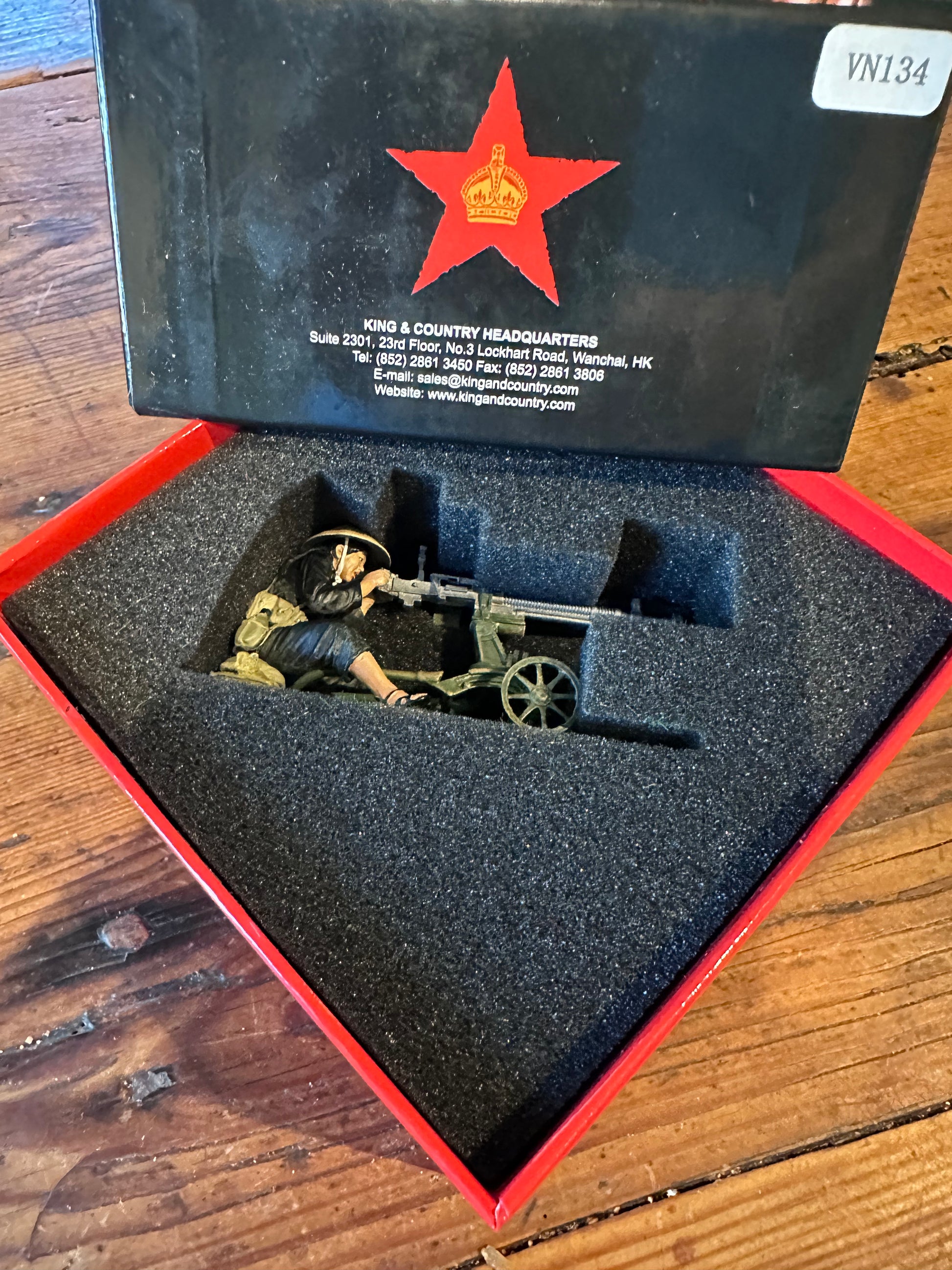 Viet Cong Heavy Machine Gun Set presented in a classic red collector's box.