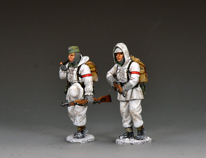 King & Country BBG142 two-figure set of German soldiers on patrol in hooded white winter suits with backpacks and K98k carbines, one smoking a pipe, the other watchful.