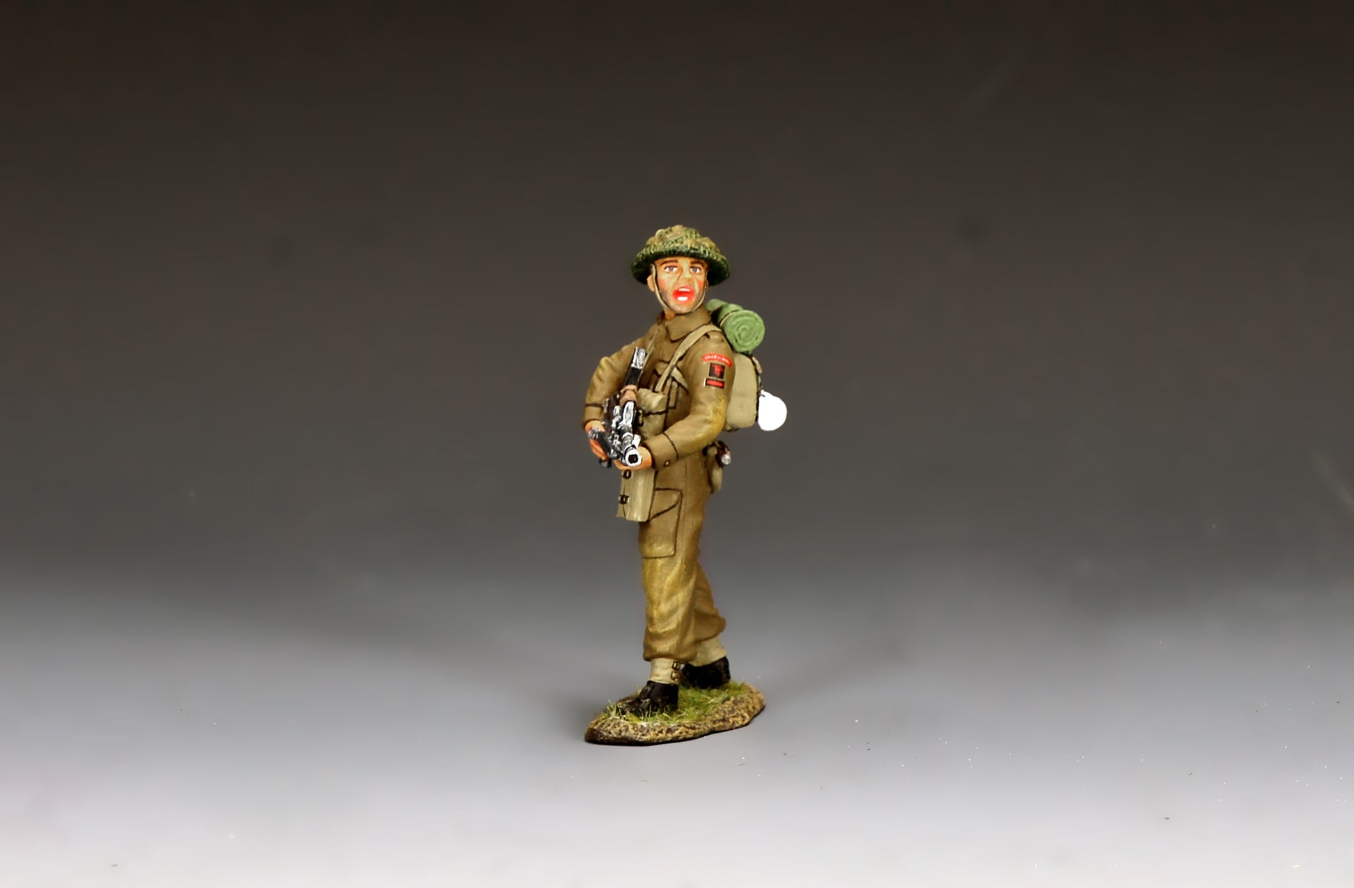 King & Country Gold Beach Bren Gunner, Green Howards infantryman firing Bren light machine gun from the hip, MkII helmet with scrim, D-Day Normandy 1944, 1/30 60mm matte figure, DD410
