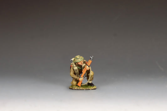 King & Country Gold Beach Kneeling Rifleman, Green Howards infantryman crouched with No. 4 Mk. 1 Lee-Enfield held vertical, MkII helmet with scrim, D-Day Normandy 1944, 1/30 60mm matte figure, DD412