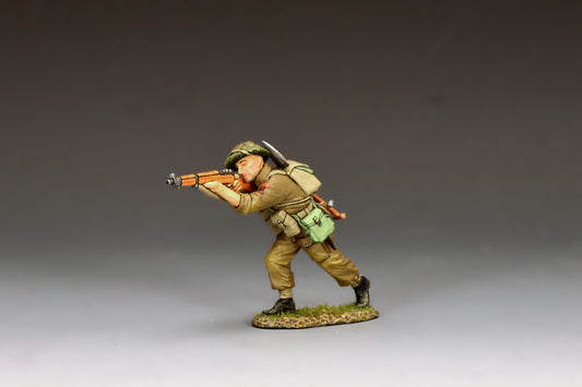 King & Country Gold Beach Running, Firing Rifleman, Green Howards infantryman firing No. 4 Mk. 1 Lee-Enfield on the move, MkII helmet with scrim, D-Day Normandy 1944, 1/30 60mm matte figure, DD414
