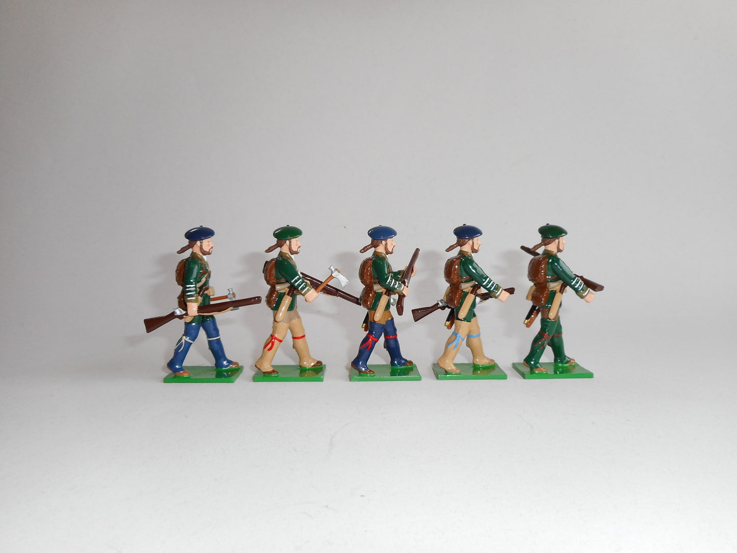 Collectible toy soldier miniature army men Rogers' Rangers figurines.
