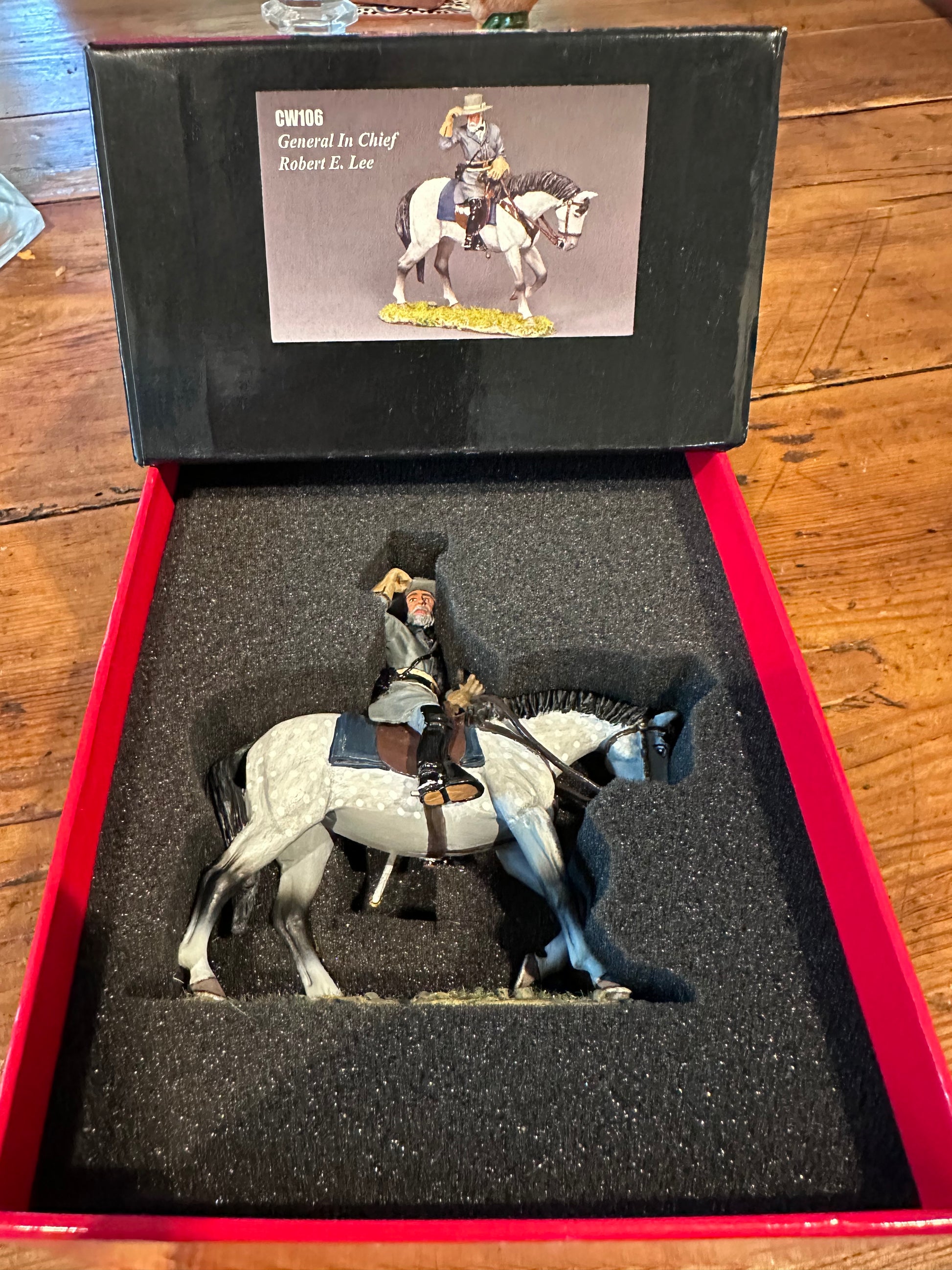 General Robert E. Lee toy soldier of a horse and rider in collectors box.
