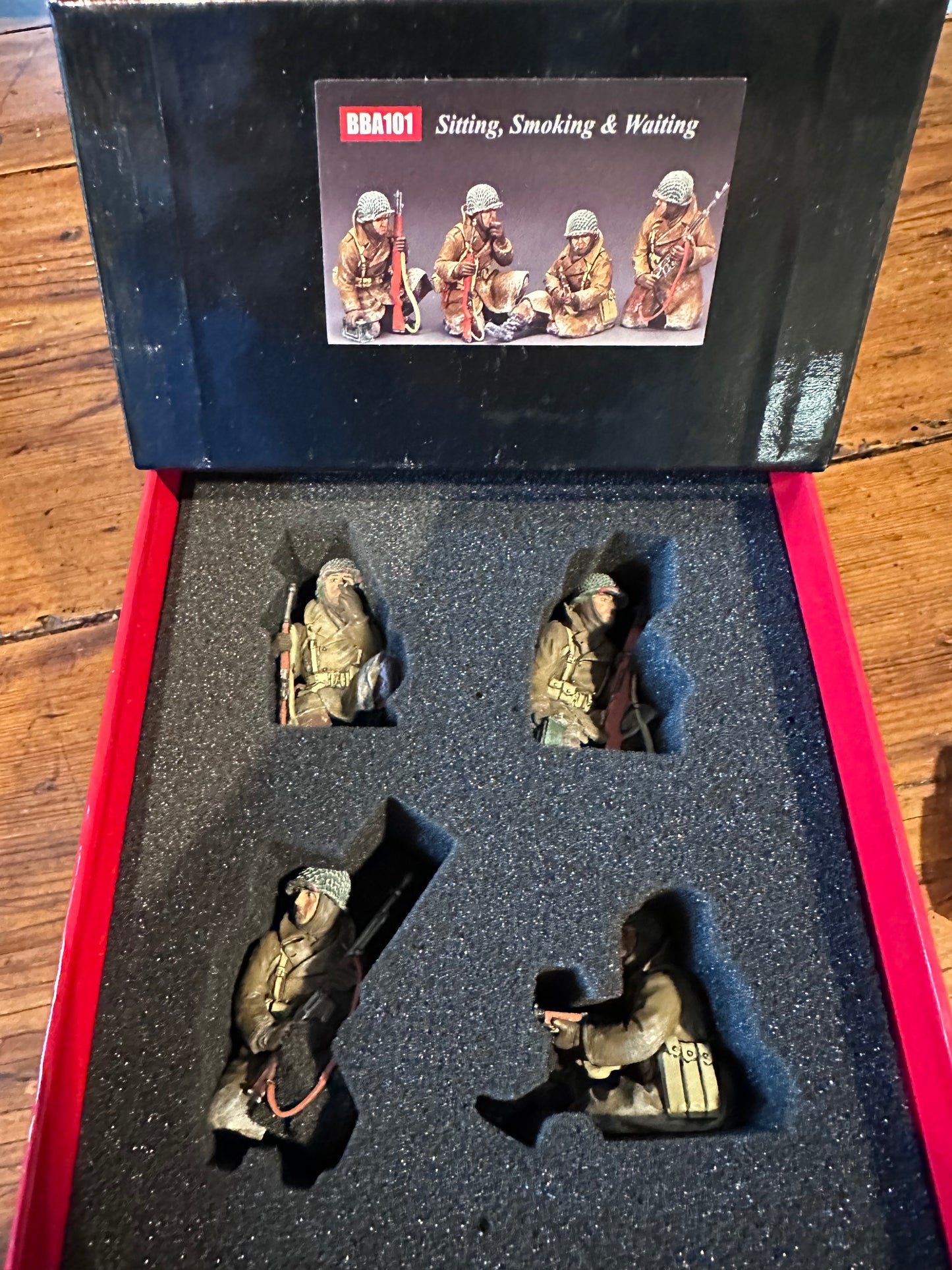 Set of military miniature figures in their packaging box for collectors.