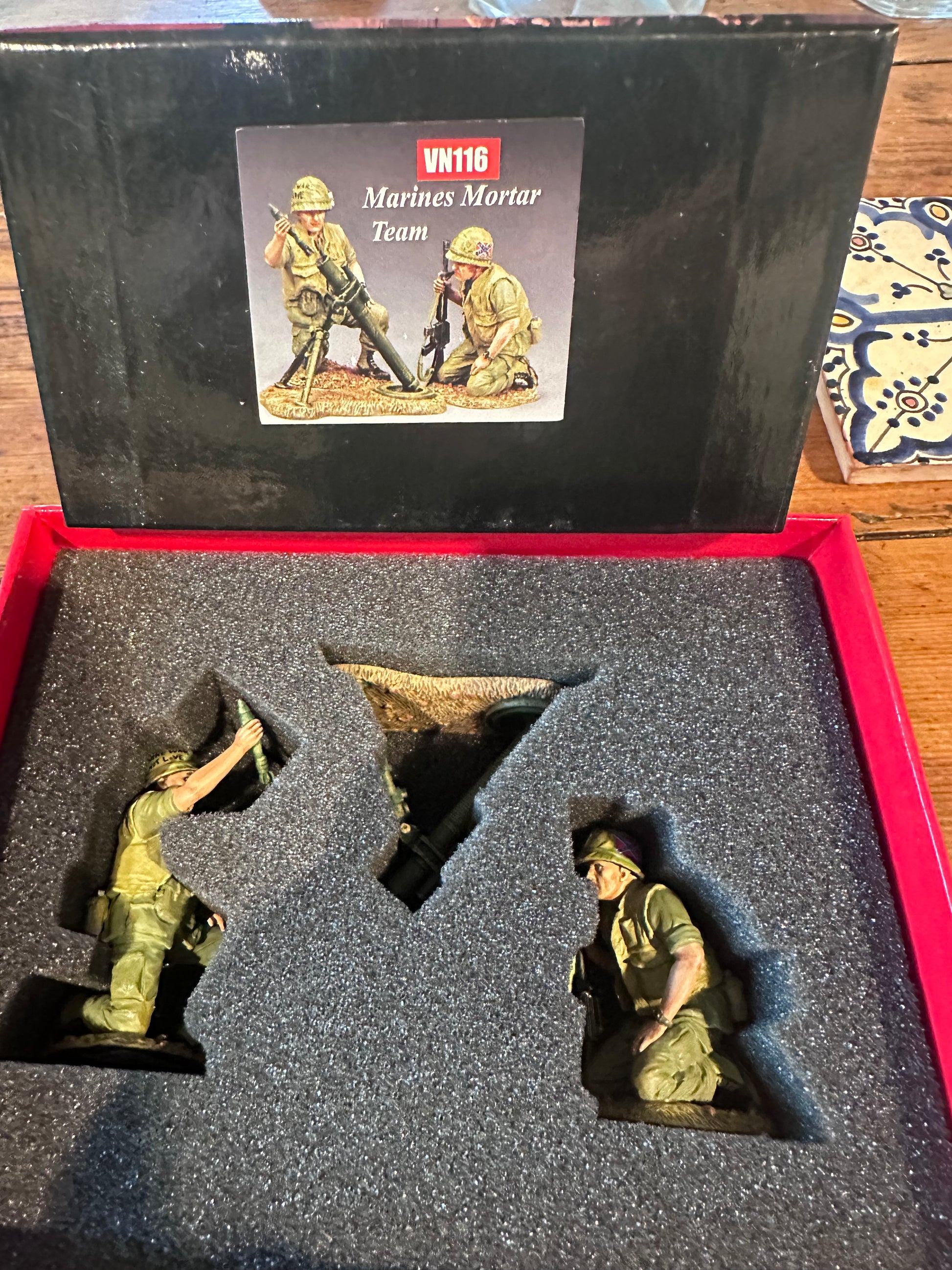 Marines Mortar Team presented in a classic red collectors box.