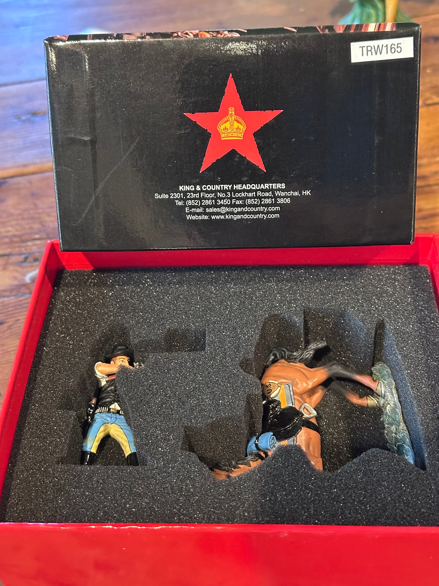 The Last Aimed Shot presented in a classic red collectors box.