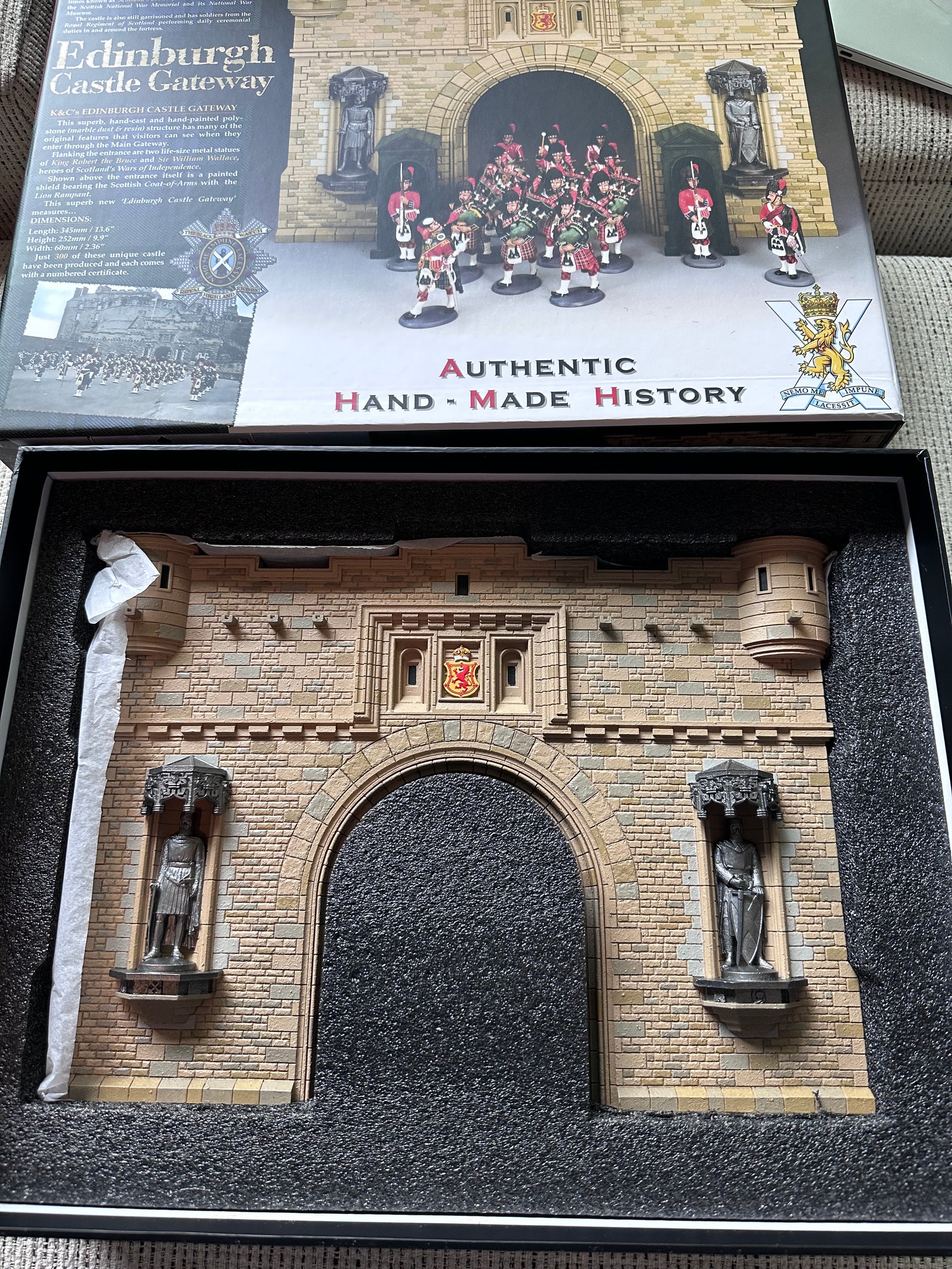 Edinburgh Castle Gateway packaged in a collector box