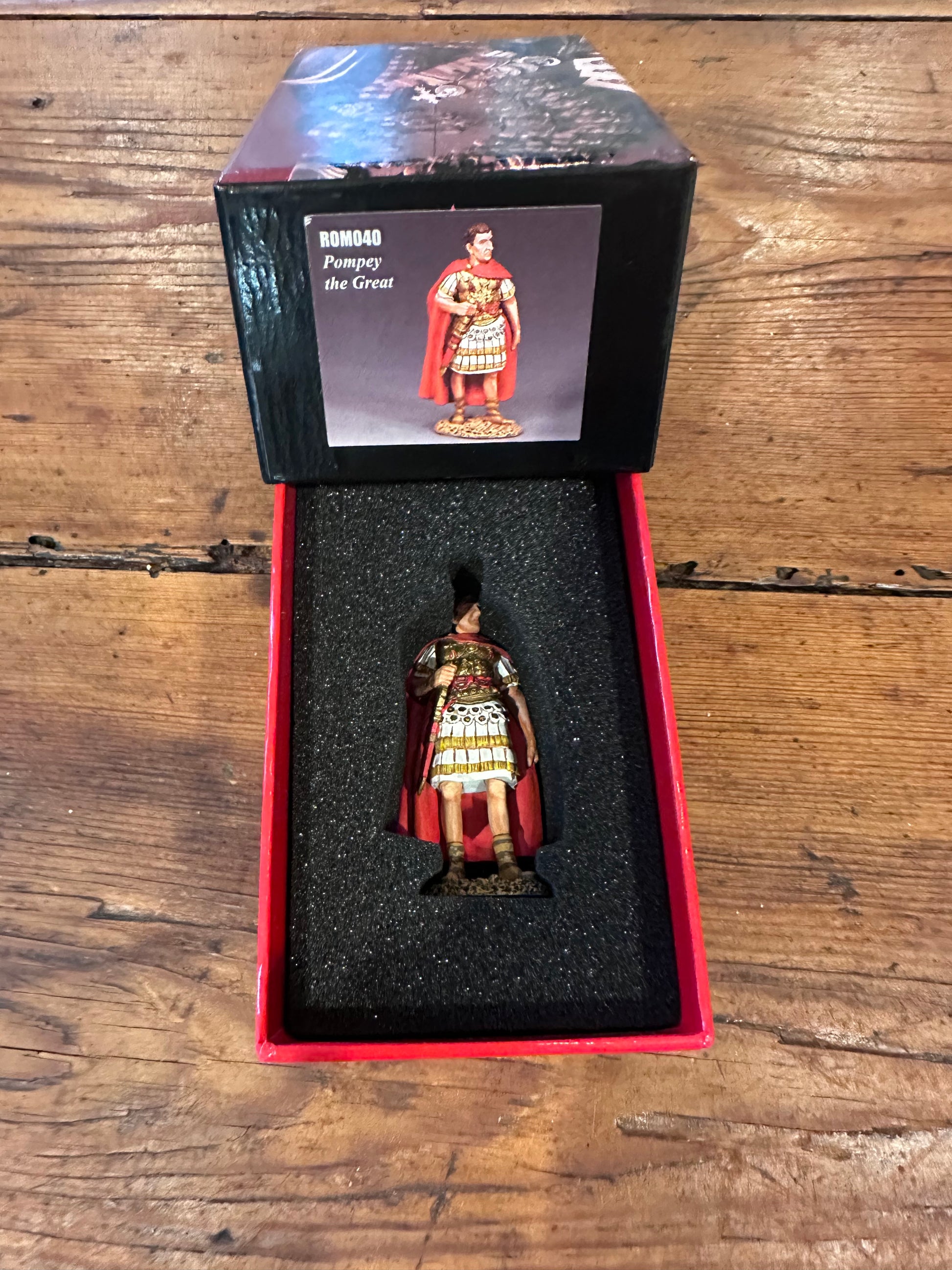 Military miniature Pompey the Great packaged in a classic red collector box