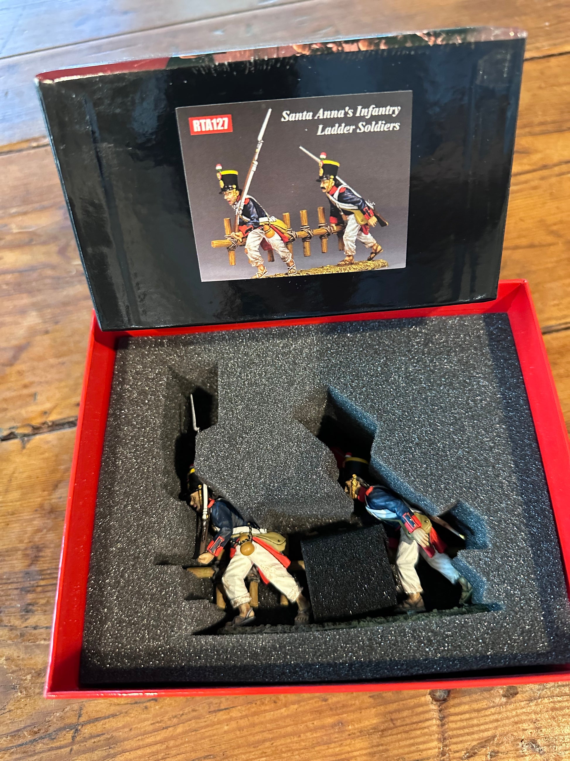 Santa Anna's Laddermen packaged in a classic red collectors box