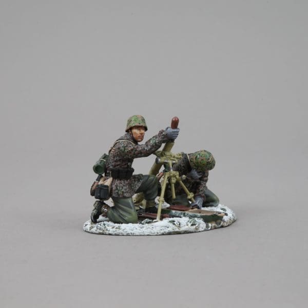 Collectible toy soldier miniature army men figurine 80 MM Mortar Team Winter. They are in the snow.