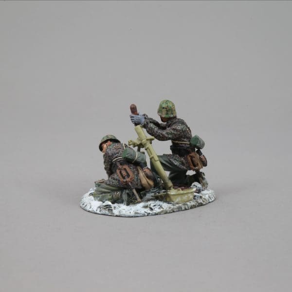 Collectible toy soldier miniature army men figurine 80 MM Mortar Team Winter. Two man team.