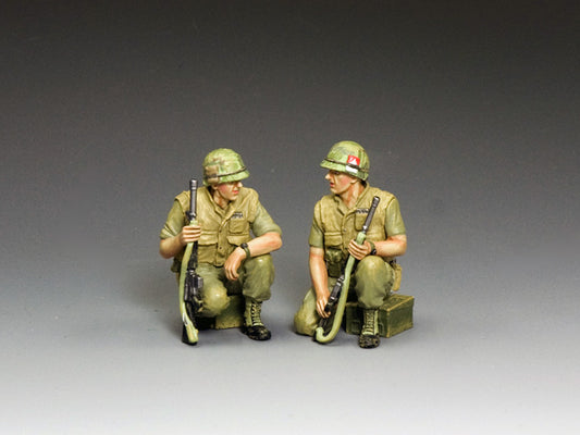 Toy Soldiers Two kneeling U.S. Marines with M16s rest during Vietnam War; one on ground, one on ammo crate. 1/30 scale matte finish.