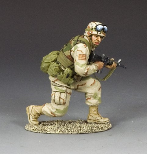 Side view of toy soldier Crouching Ranger Moving Forward.