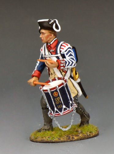 Military miniature British 4th Regiment of Foot drummer toy soldier in blue coat with red facings, 1/30 scale matte finish, American Revolutionary War