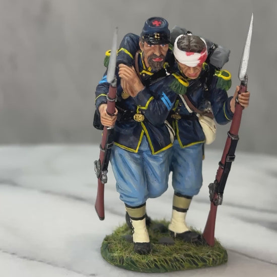 360 view of Helping the Wounded toy soldiers.