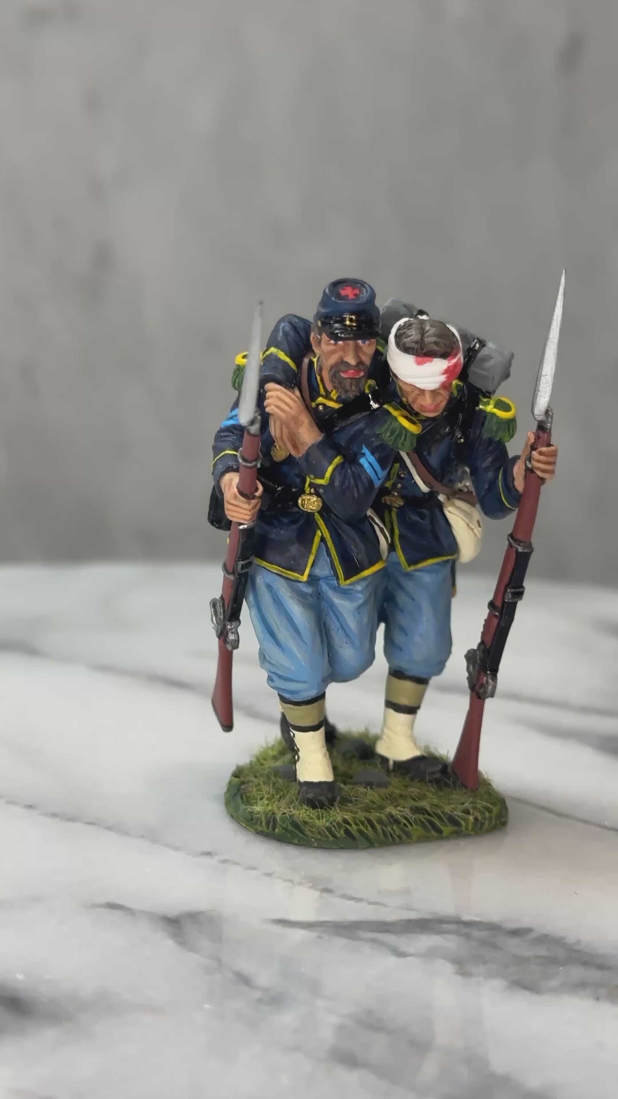 360 view of Helping the Wounded toy soldiers.