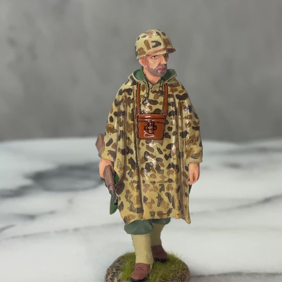 360 view of Marine Officer w/Camouflage Poncho