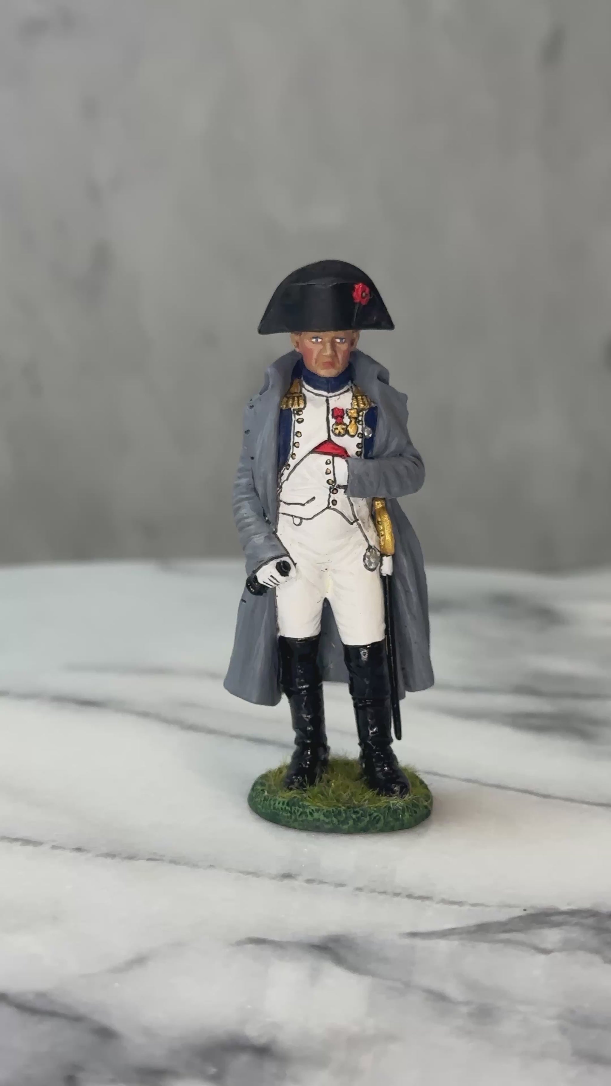 360 view of Napoleon toy soldier NA512