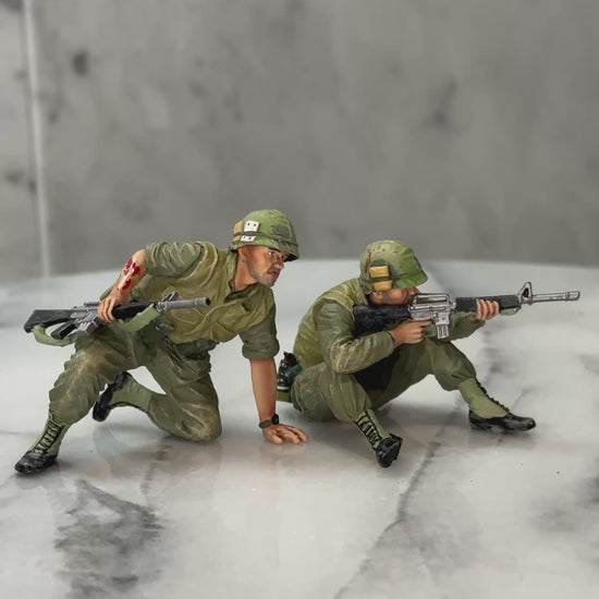360 view of Covering Fire toy soldier set.