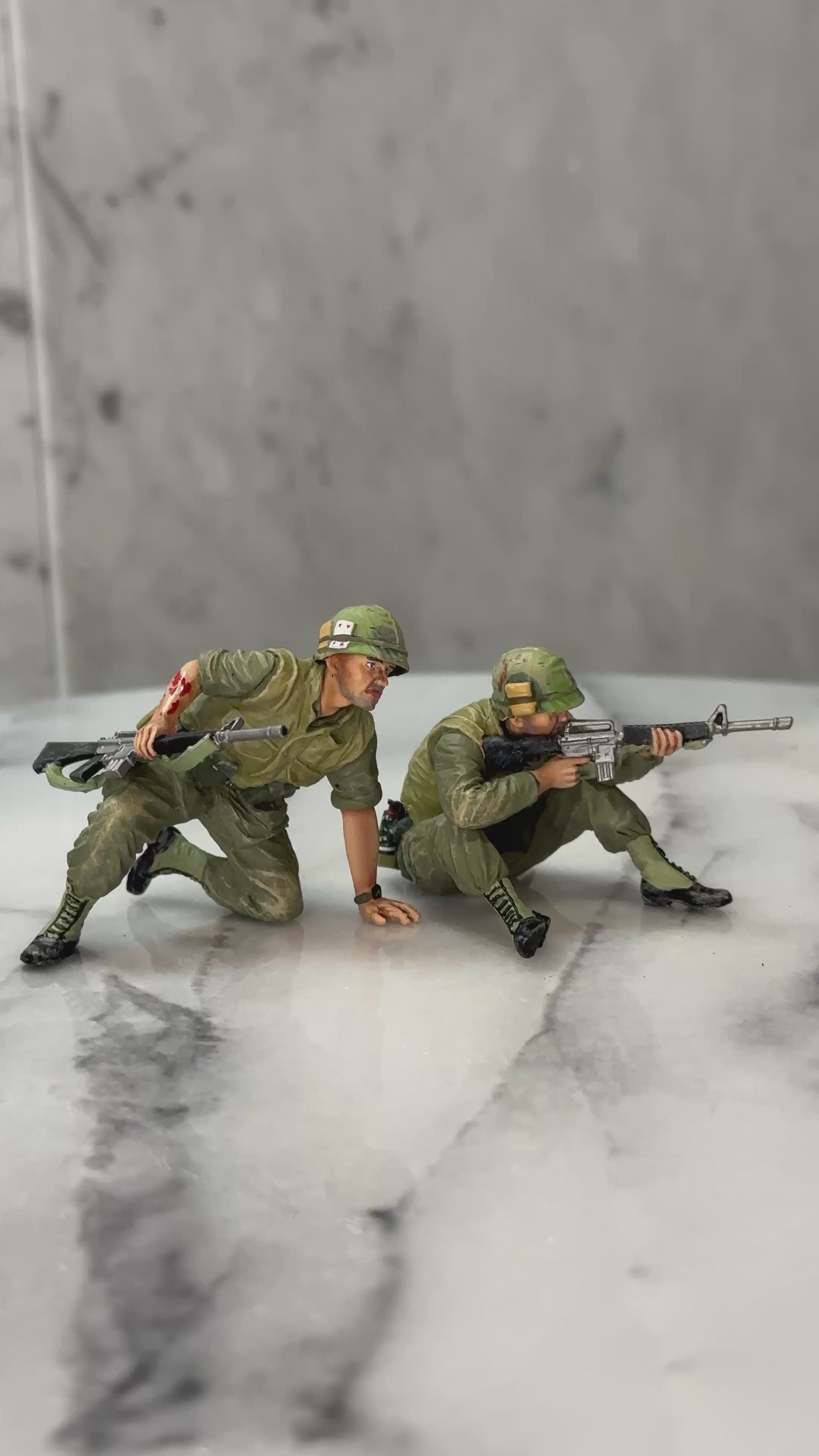 360 view of Covering Fire toy soldier set.