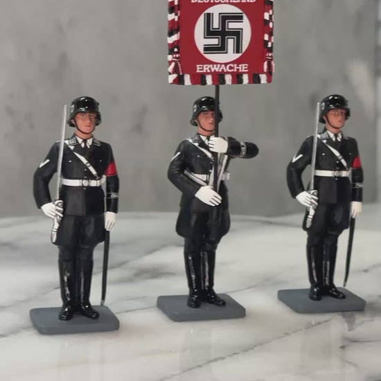 360 video of toy soldier figurines The Leibstandarte.