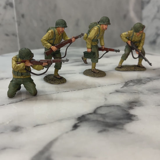 360 view of DD321 Toy Soldiers.