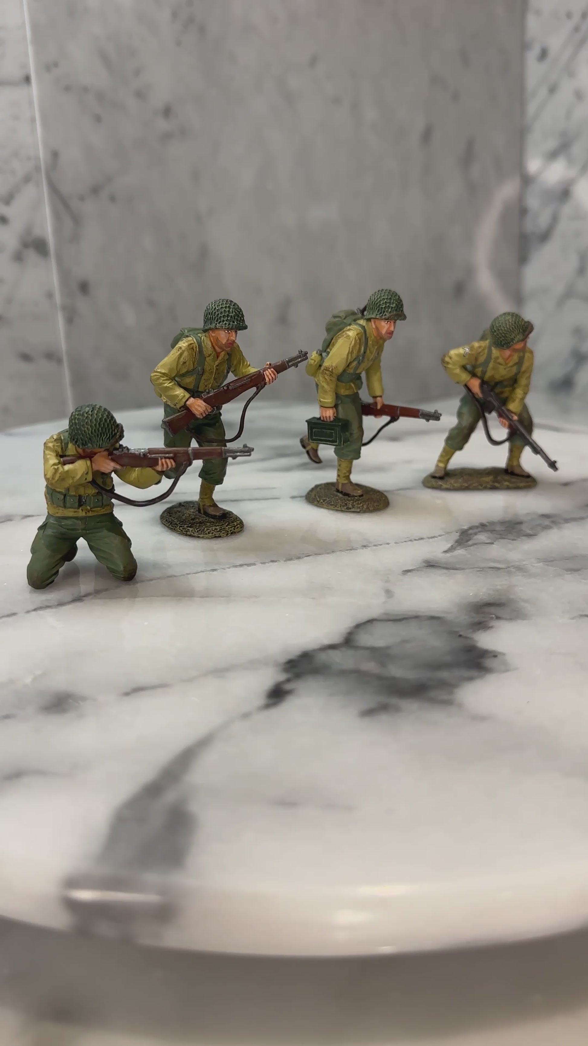 360 view of DD321 Toy Soldiers.