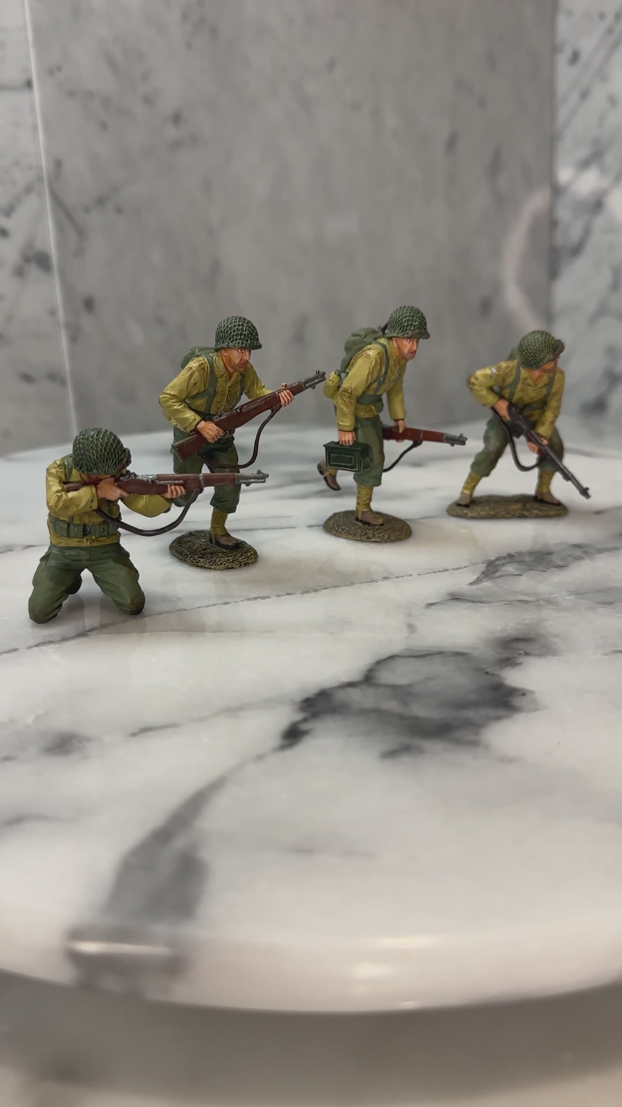 360 view of DD321 Toy Soldiers.