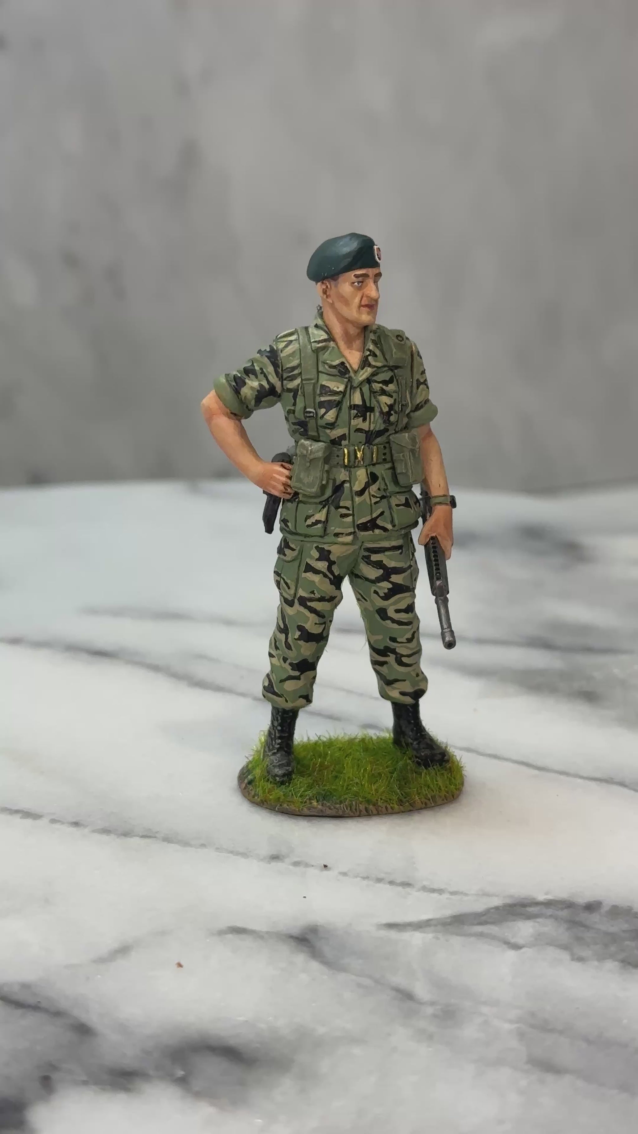 360 view of green beret toy soldier.