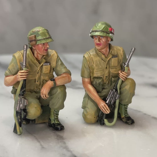 360 view of Kneeling Grunts – U.S. Marines Vietnam War Set.
