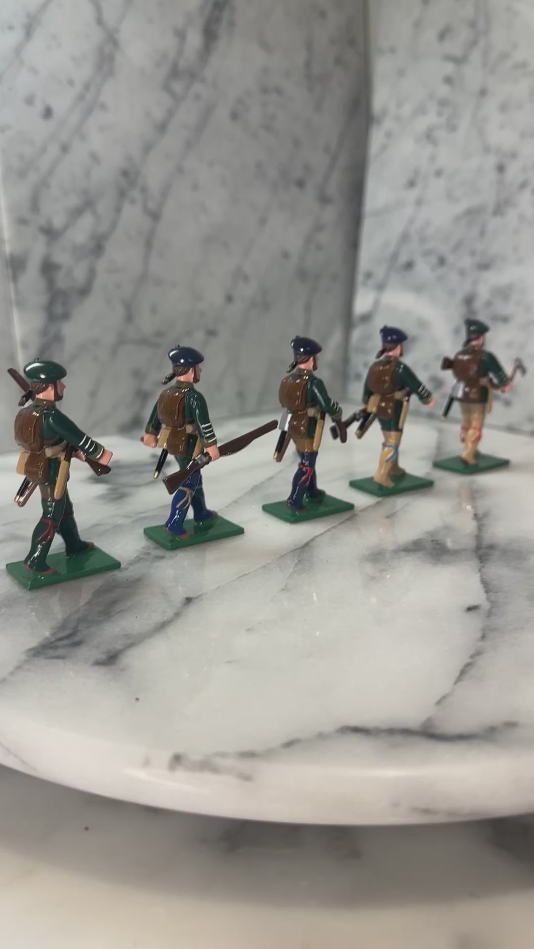 360 view of Box for collectible toy soldier miniature army men Rogers Rangers.