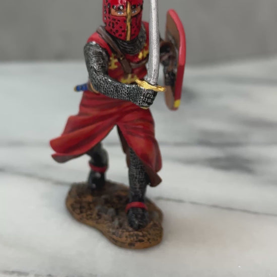 360 view of crusader toy soldier.