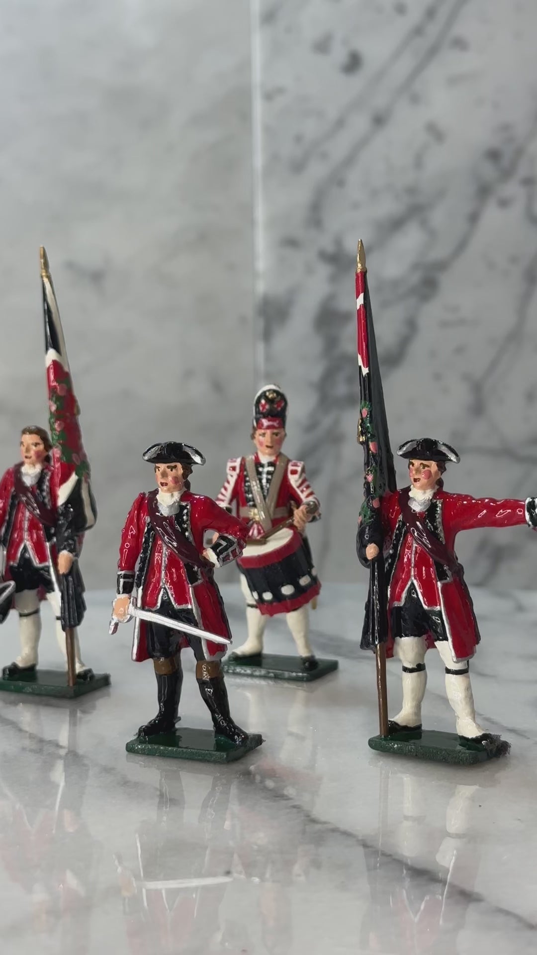 360 degree view of Collectible toy soldier miniature set British Infantry (Seven Years War).